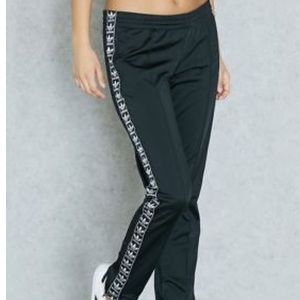 🎶SOLD🎶 LAST ONE! Adidas TNT Tape Track Pants L